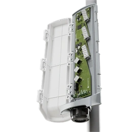 MikroTik GPERx6 kültéri switch (3x Gigabit Ethernet, 1x PoE-in/2x PoE-out, 3x SFP+ 10G, 3x DC kimenet, IP66, 150W PoE)